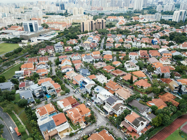 Low-Density Housing: Advantages and Drawbacks for Families