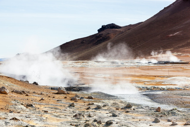 The Use of Geothermal Energy in Building Material Production