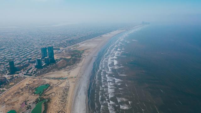 The Death Of Small Cities: Why Youth Flee To Karachi/Lahore