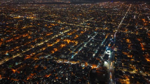 Street Vendors Vs. Mega Malls: The Urbanization War In Karachi